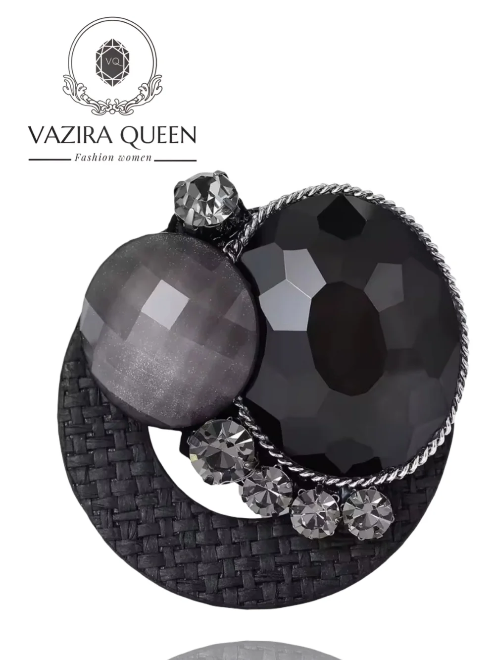 VQ Wreath Brooch